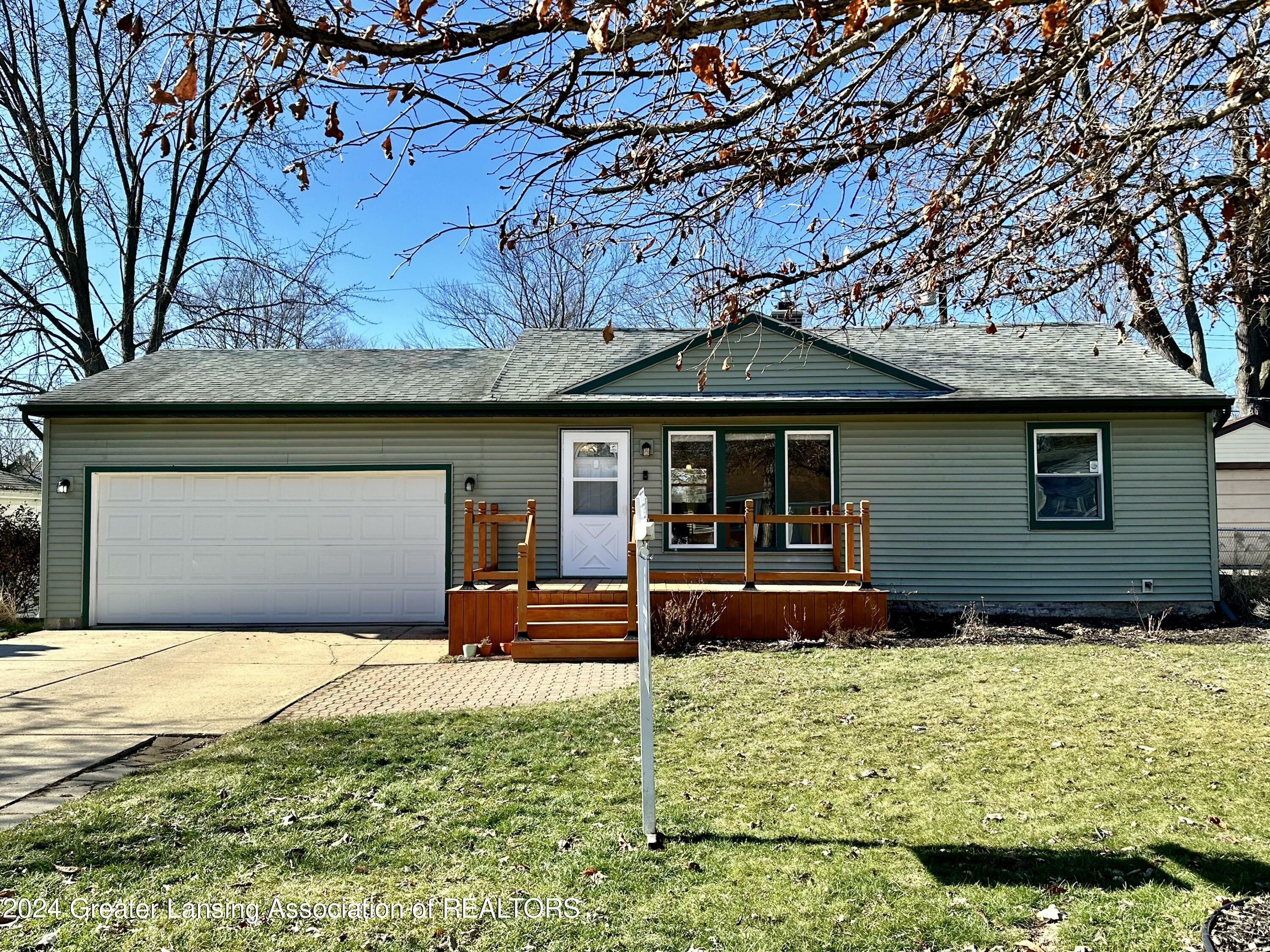 Property Photo:  2409 Westbury Road  MI 48906 