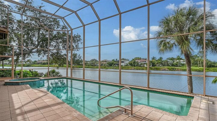 Property Photo:  3330 Sabal Cove Lane  FL 34228 