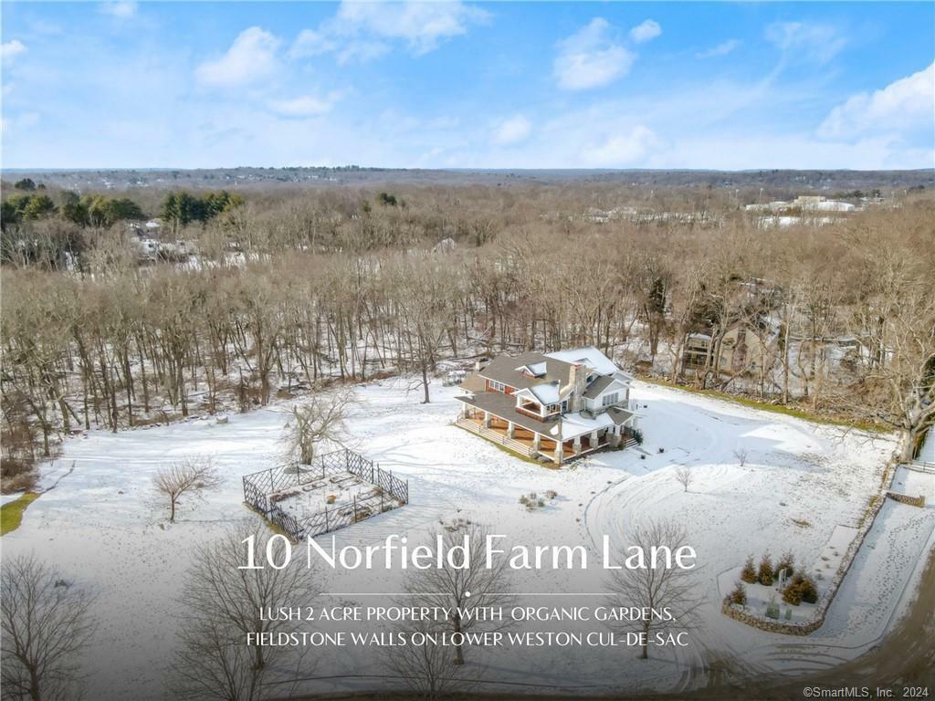 Property Photo:  10 Norfield Farm Lane  CT 06883 
