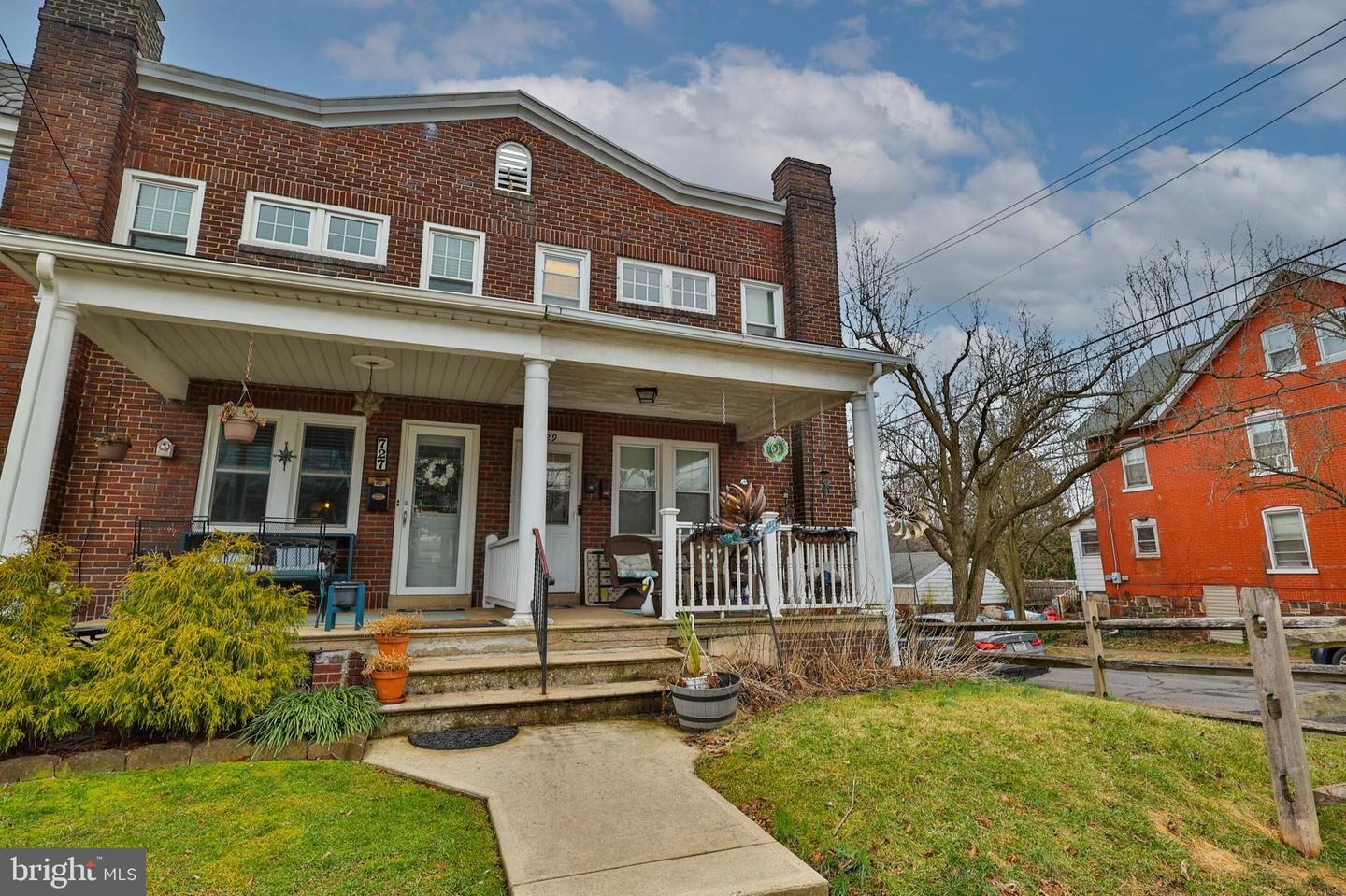 Property Photo:  729 Spring Street  PA 18018 