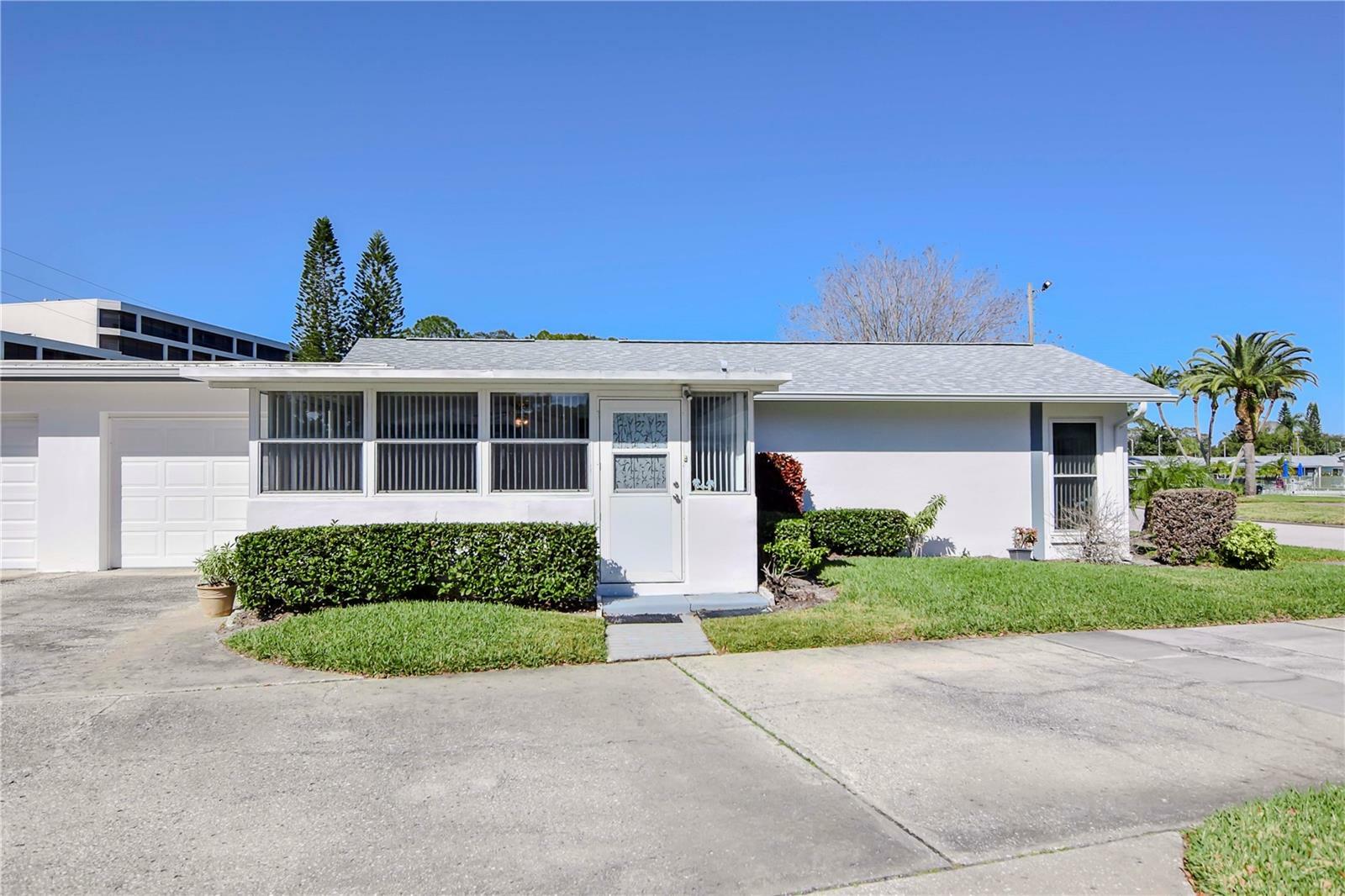 Property Photo:  1305 Whitebridge Drive B  FL 34684 