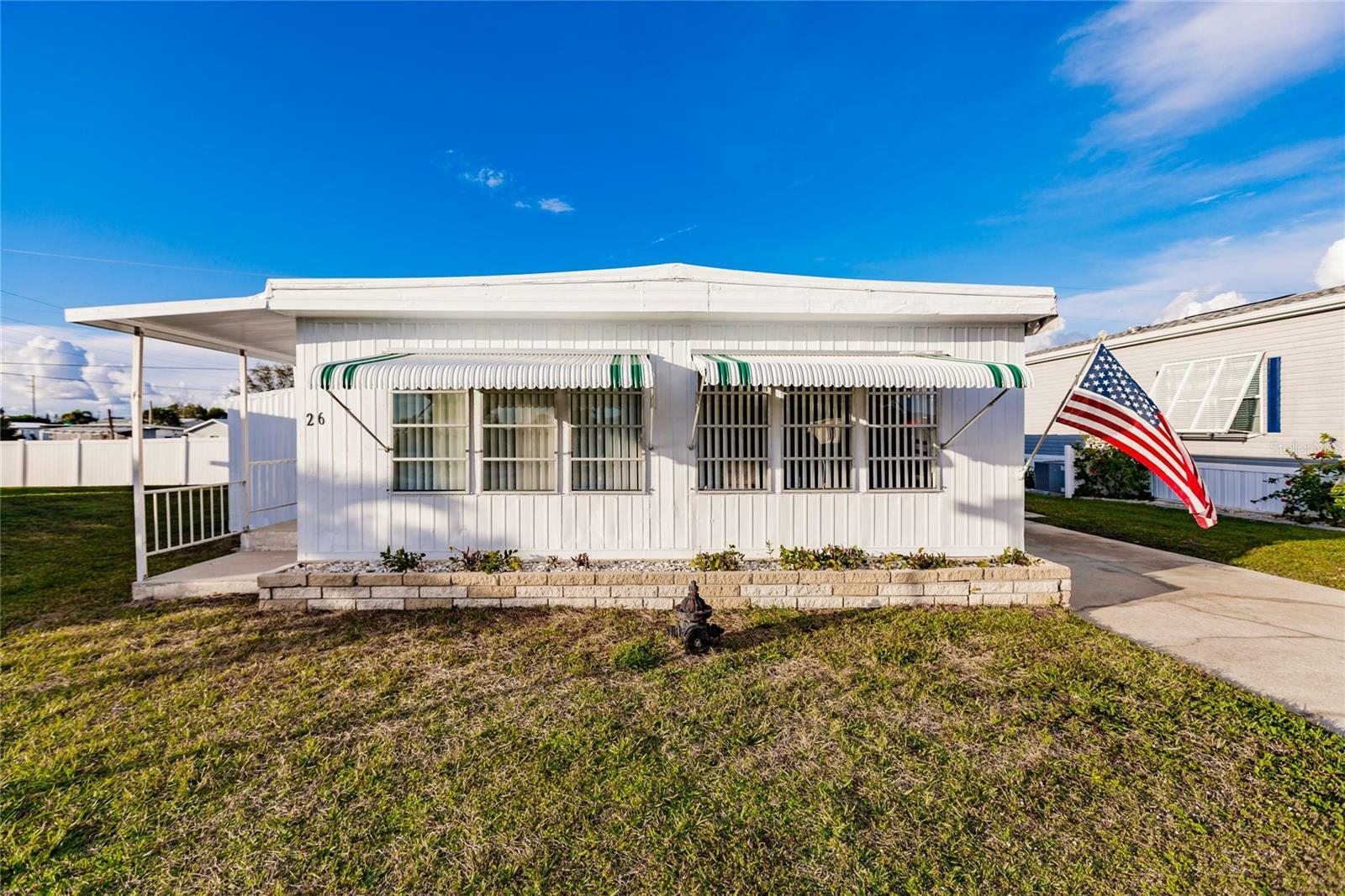 Property Photo:  26 N Manatee Loop  FL 33950 