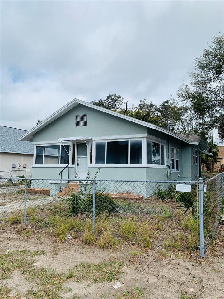 Property Photo: 445 E Boyer Street FL 34689