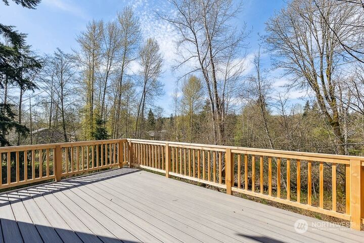 Property Photo: 7421 NE 203rd Street 7 WA 98028