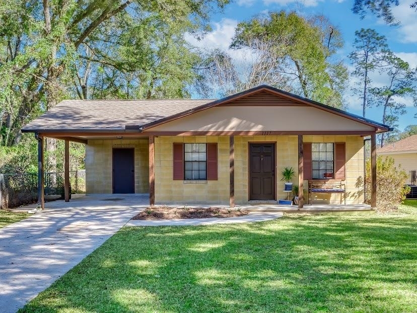 Property Photo:  1117 Victory Garden Drive  FL 32301 