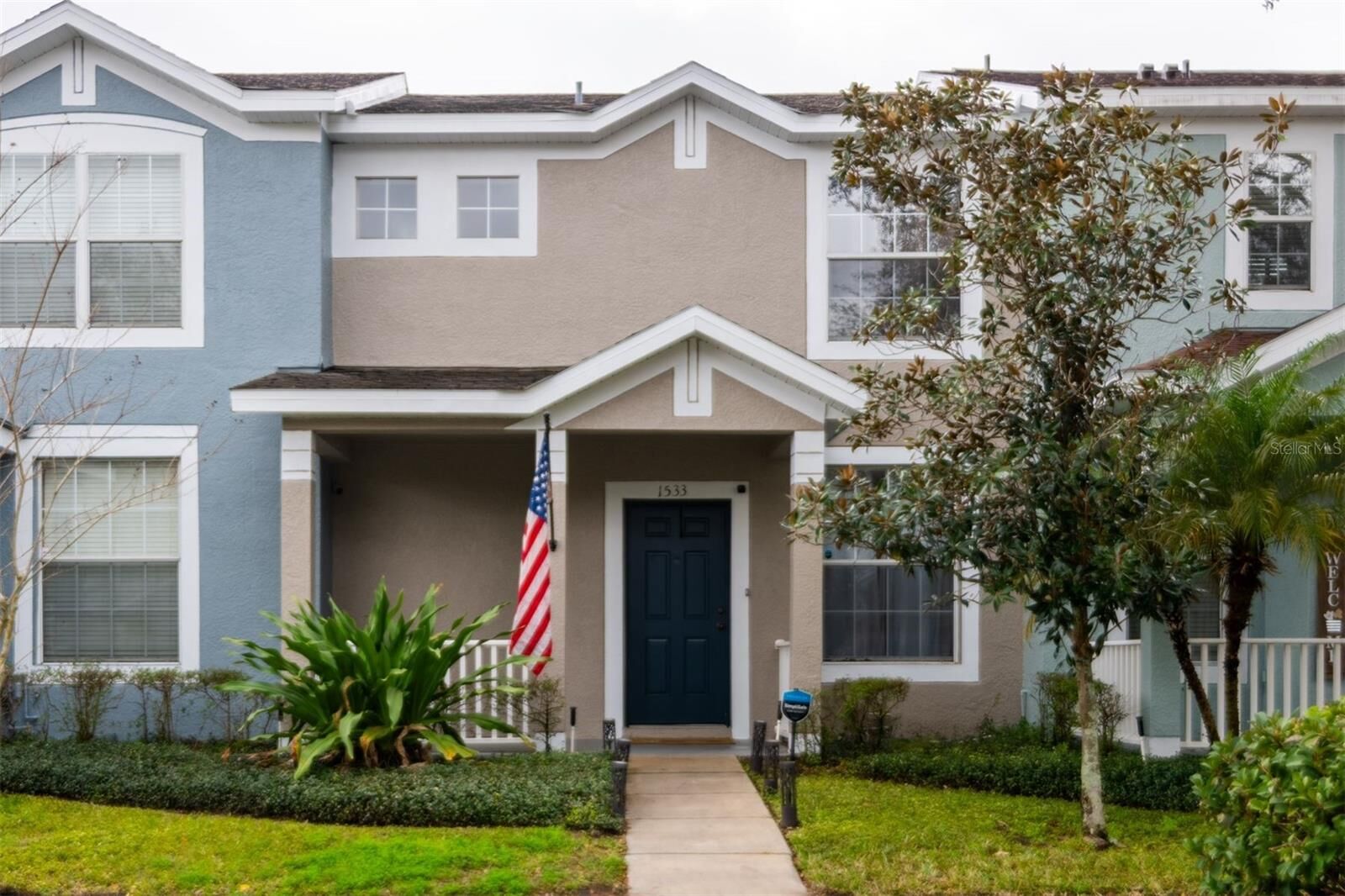 Property Photo:  1533 Blue Magnolia Road  FL 33510 