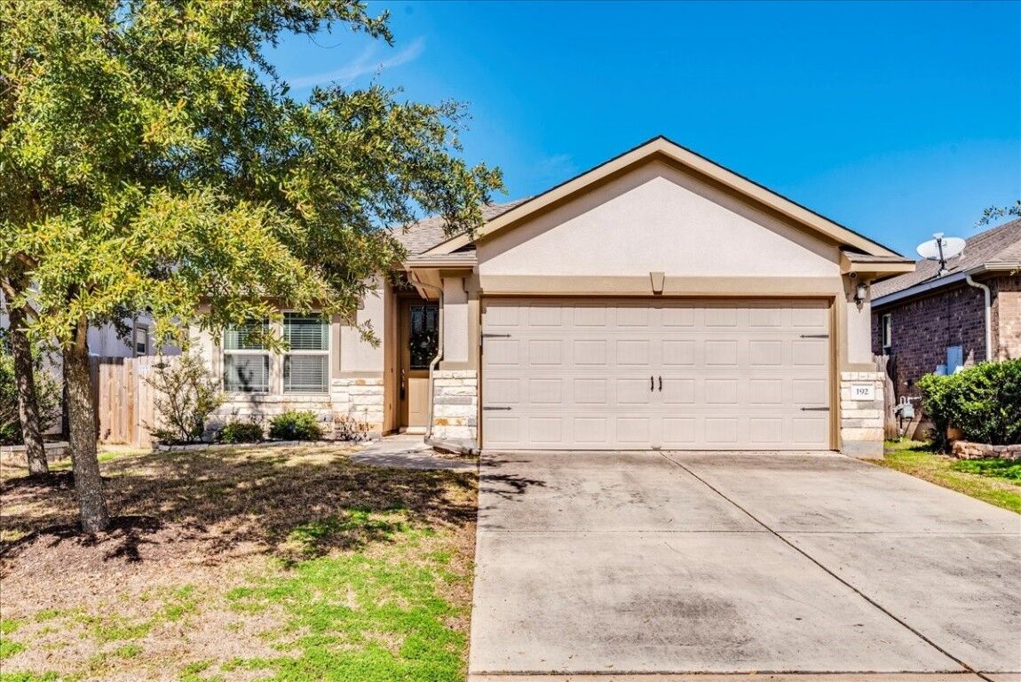Property Photo: 192 Botana Way TX 78610