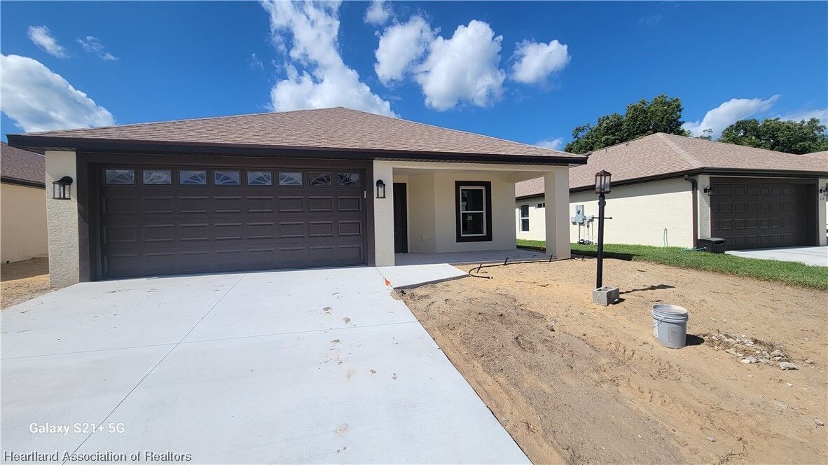 Property Photo: 131 Woodside Drive FL 33852