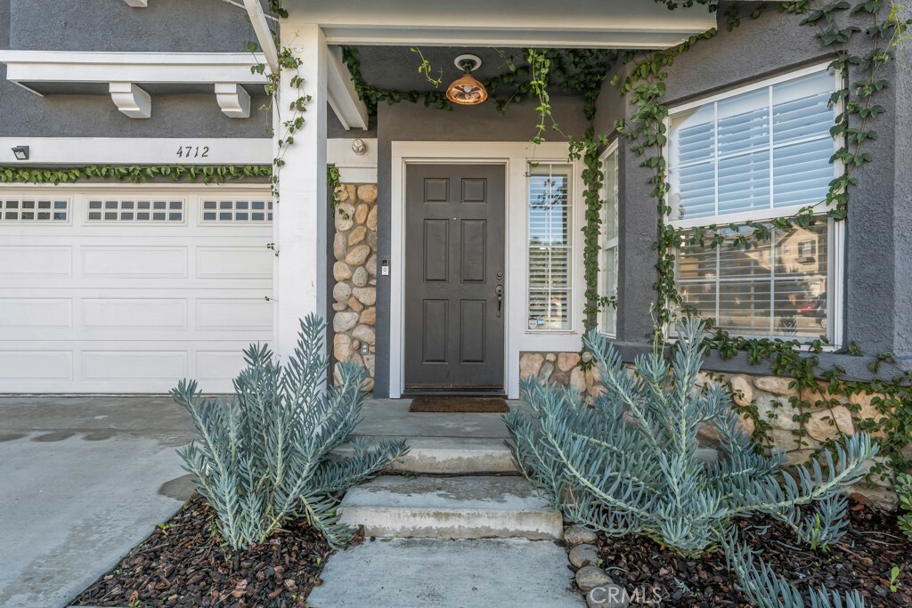 Property Photo:  4712 Templeton Street  CA 93003 