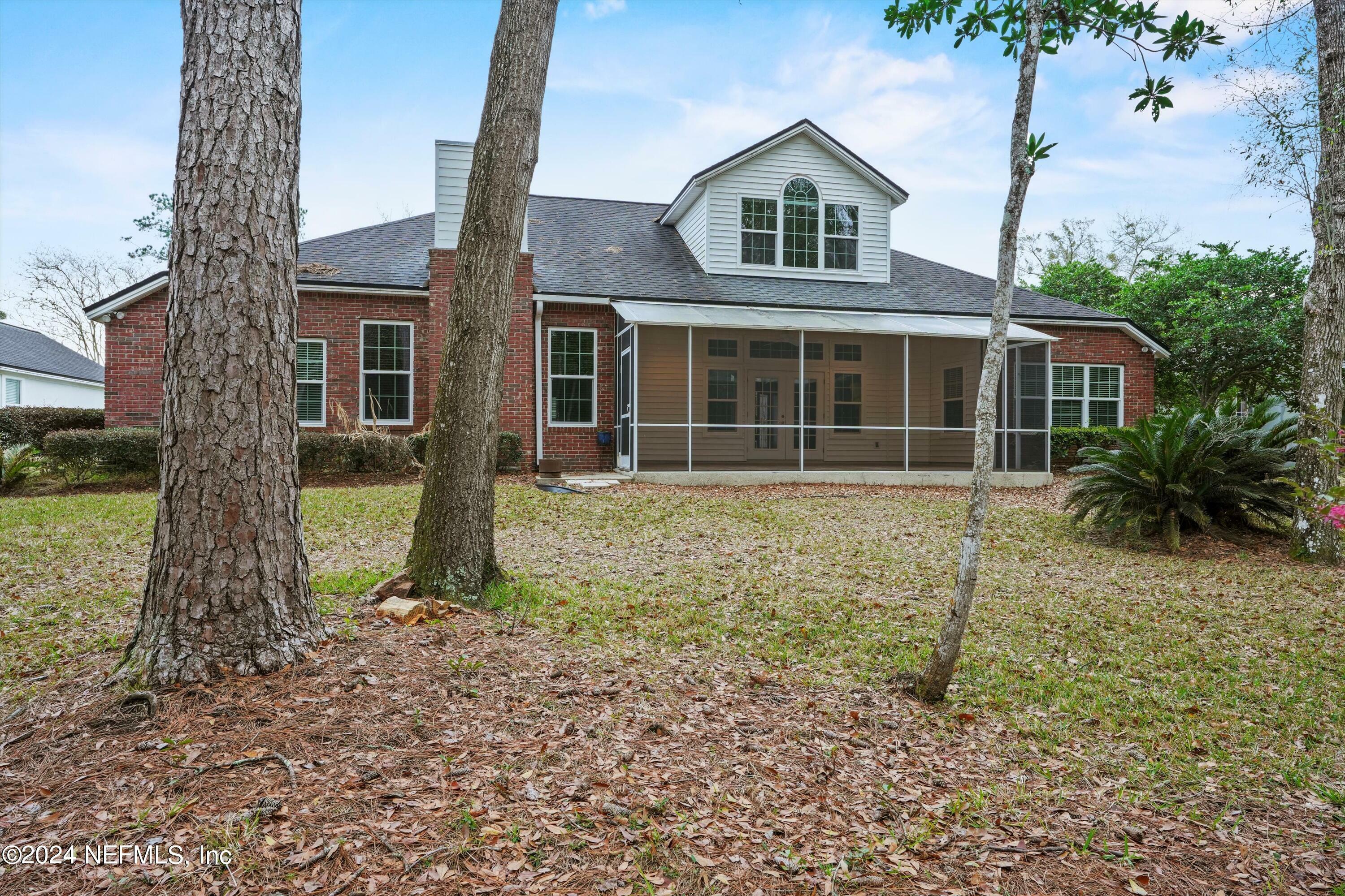 Property Photo:  526 Berkshire Court  FL 32073 