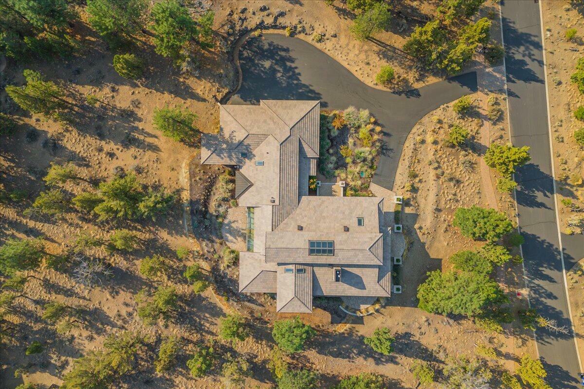 Property Photo: 1611 NW Wild Rye Circle OR 97703