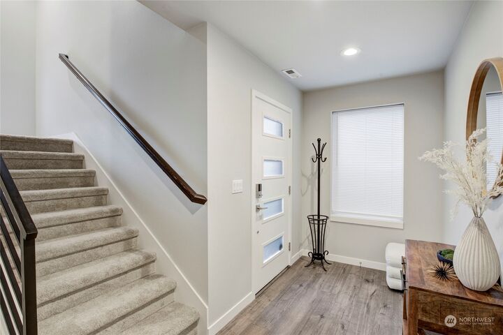 Property Photo: 9720 Lindsay Place S P WA 98118
