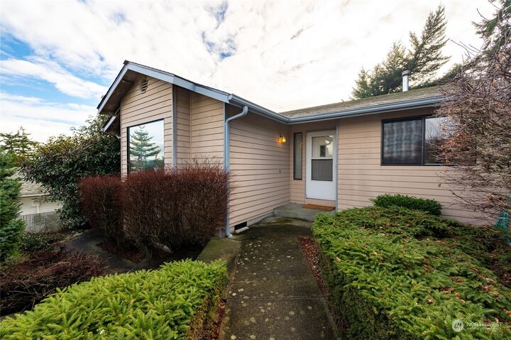 Property Photo:  820 SW Echo Loop  WA 98277 