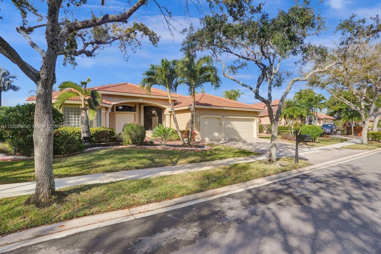 Property Photo: 407 Mallard Rd FL 33327