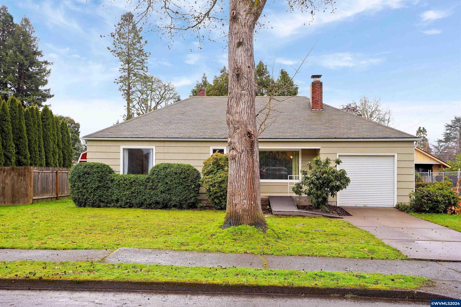 Property Photo:  3610 NW Van Buren Av  OR 97330 