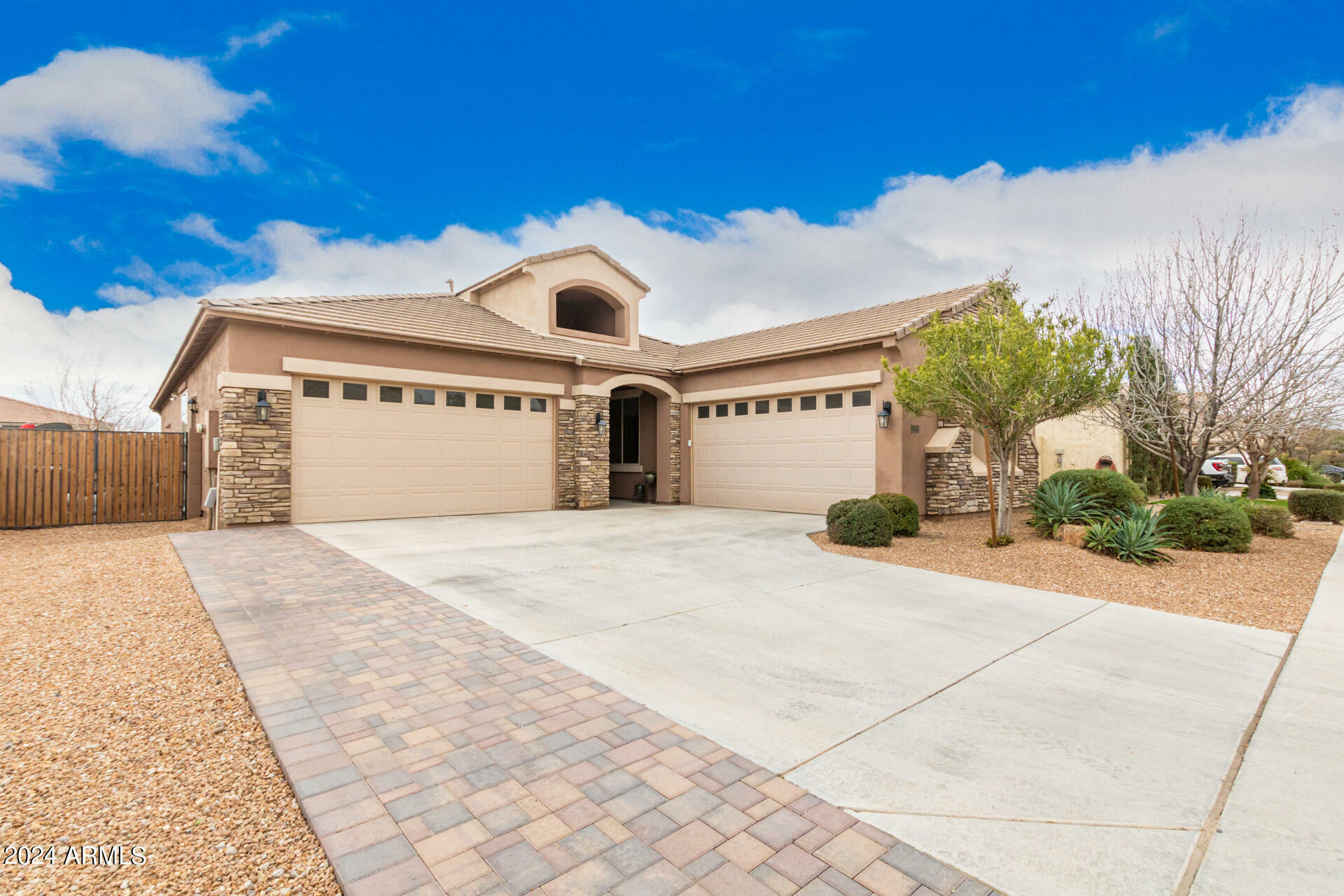 Property Photo:  19727 E Raven Drive  AZ 85142 