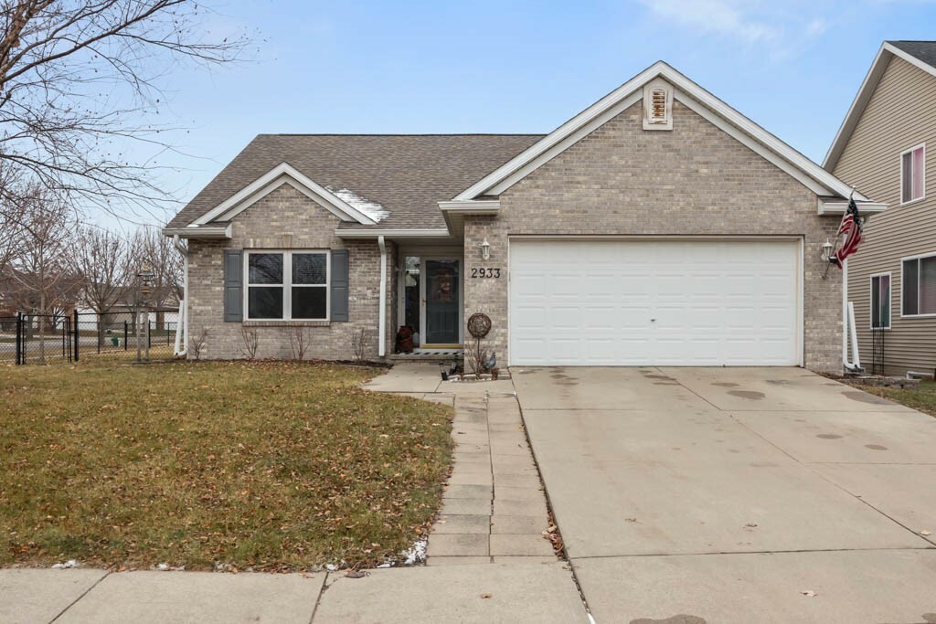 Property Photo:  2933 White Oak Drive  IA 50014 