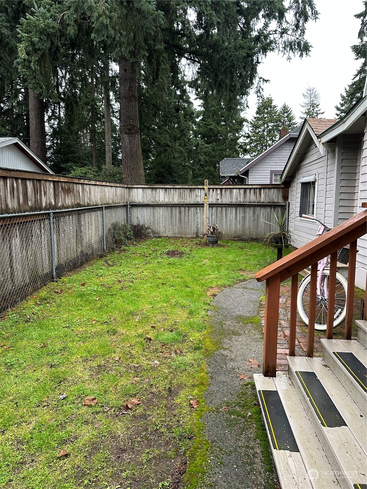 Property Photo:  554 N 137th Street A &Amp B  WA 98133 