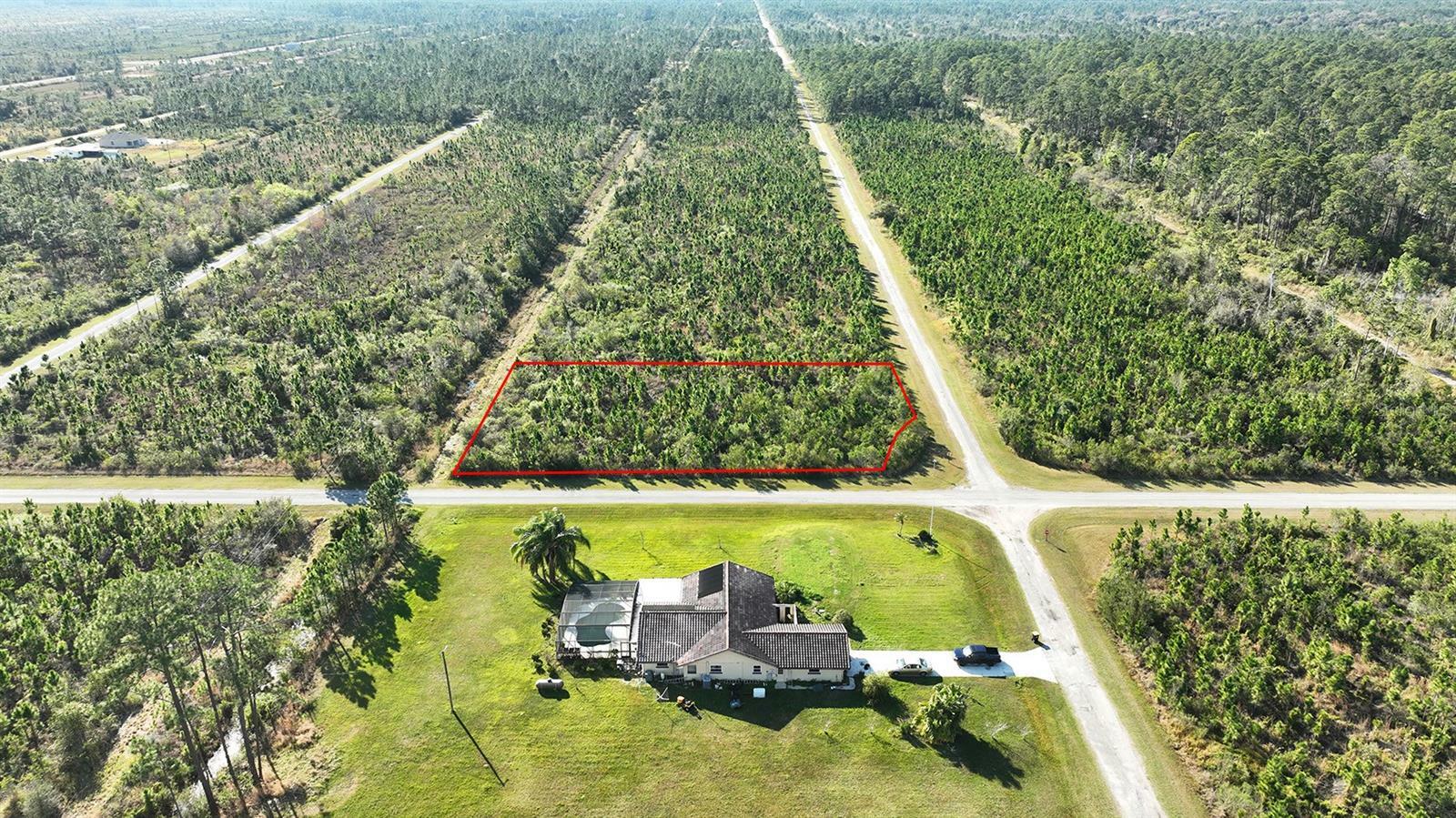 Property Photo:  201 Alba Drive  FL 33855 