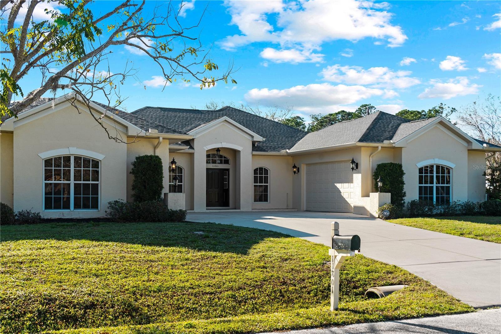 Property Photo:  11801 De Herreda Drive  FL 34287 