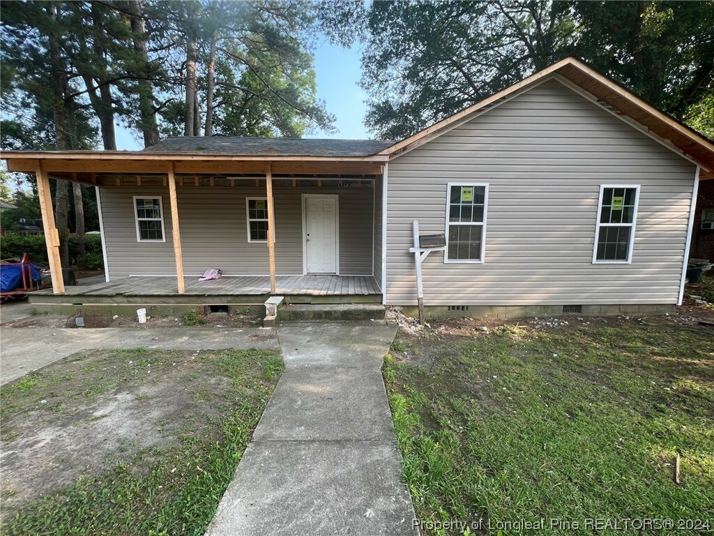 Property Photo:  206 E Prospect Avenue  NC 28376 