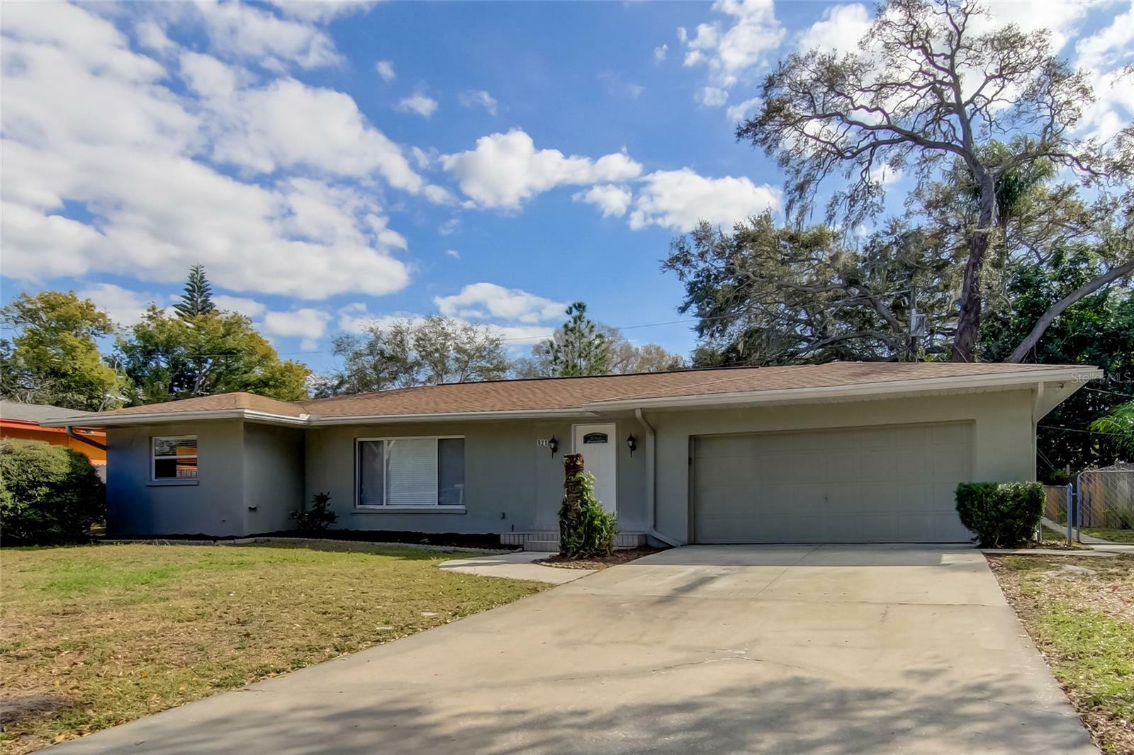 Property Photo:  921 Parkwood Drive  FL 34698 