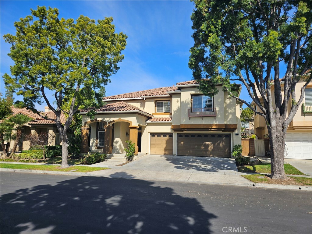 Property Photo:  7 Laurelwood  CA 92620 