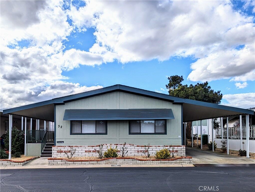 Property Photo:  5700 W Wilson 32  CA 92220 