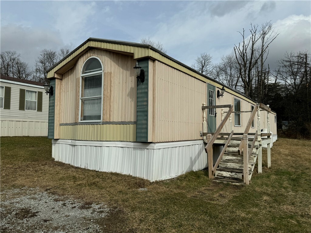 Property Photo:  520 Pine View Drive  PA 15632 