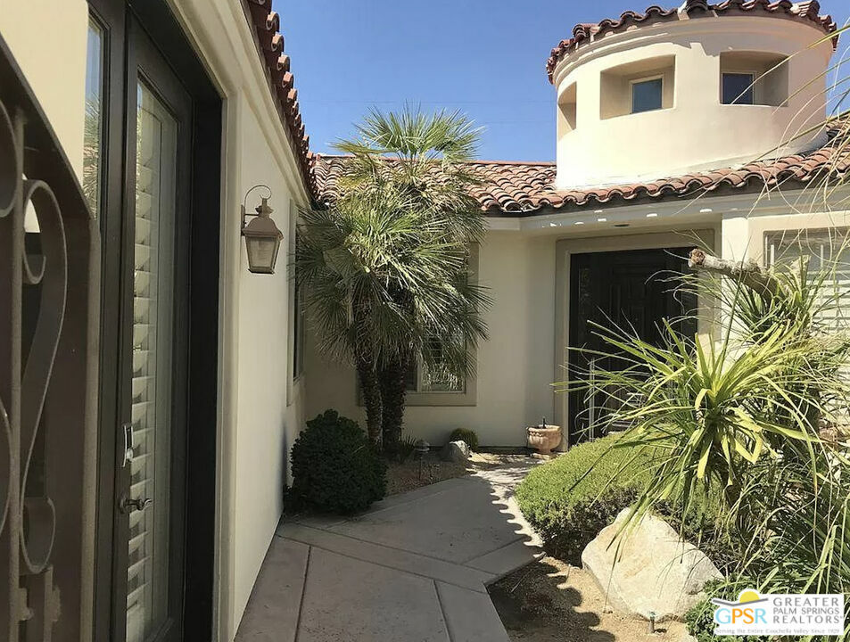 Property Photo:  46188   Cypress Estates Ct  CA 92260 