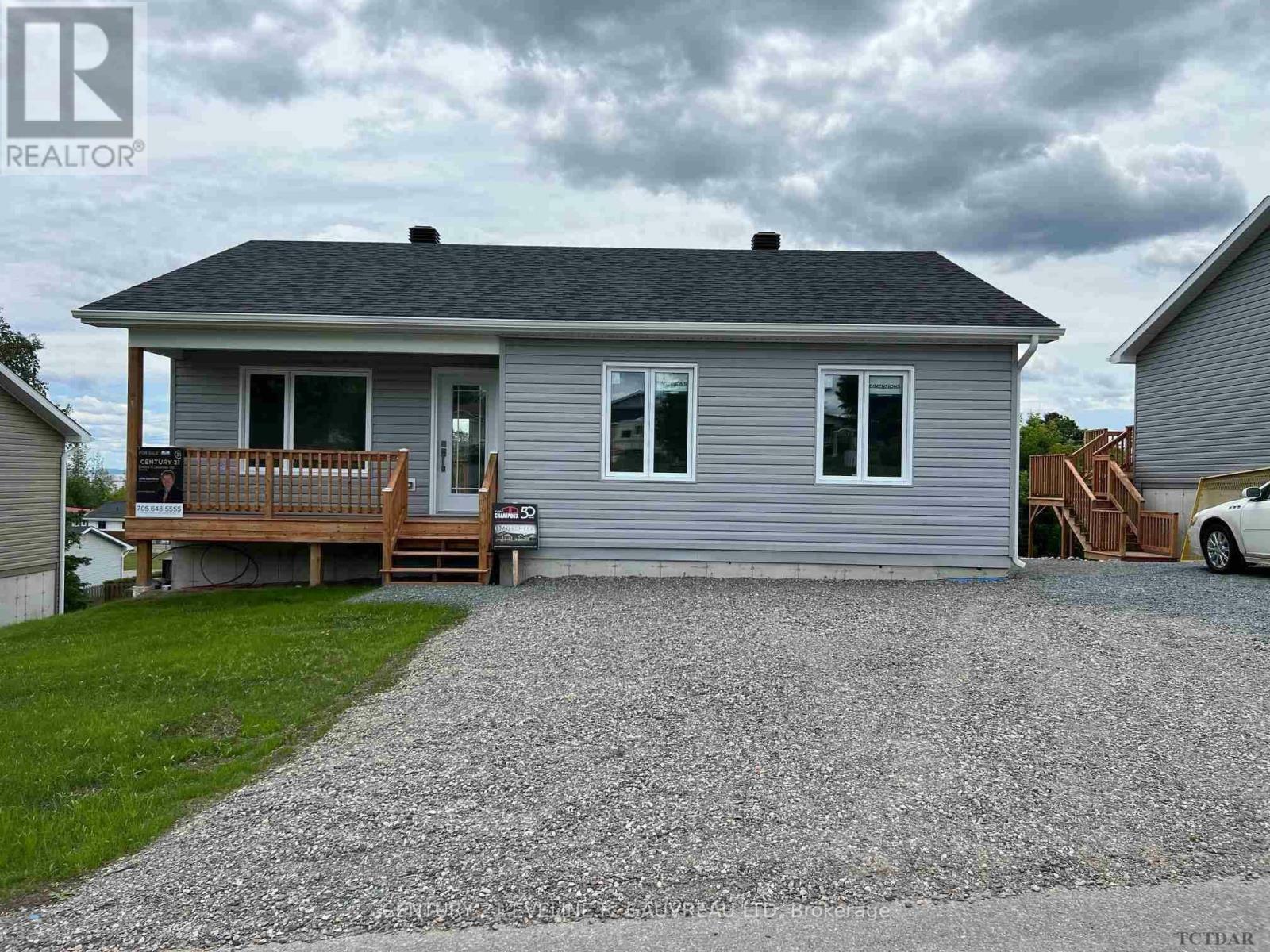 Property Photo:  134 Lorne Avenue  ON P0J 1P0 