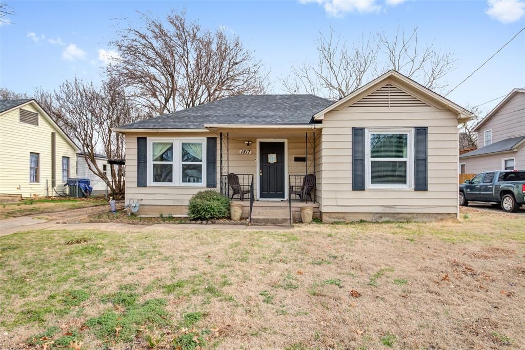 Property Photo:  1817 N Wharton Street  TX 75092 