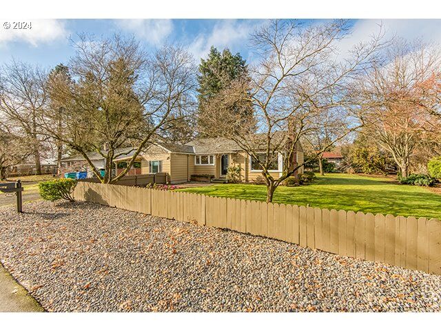 Property Photo:  8700 SE Patterson Pl  WA 98664 