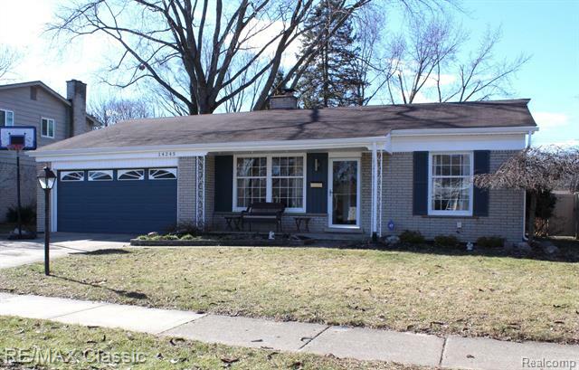 Property Photo:  14245 Yale Street  MI 48154 