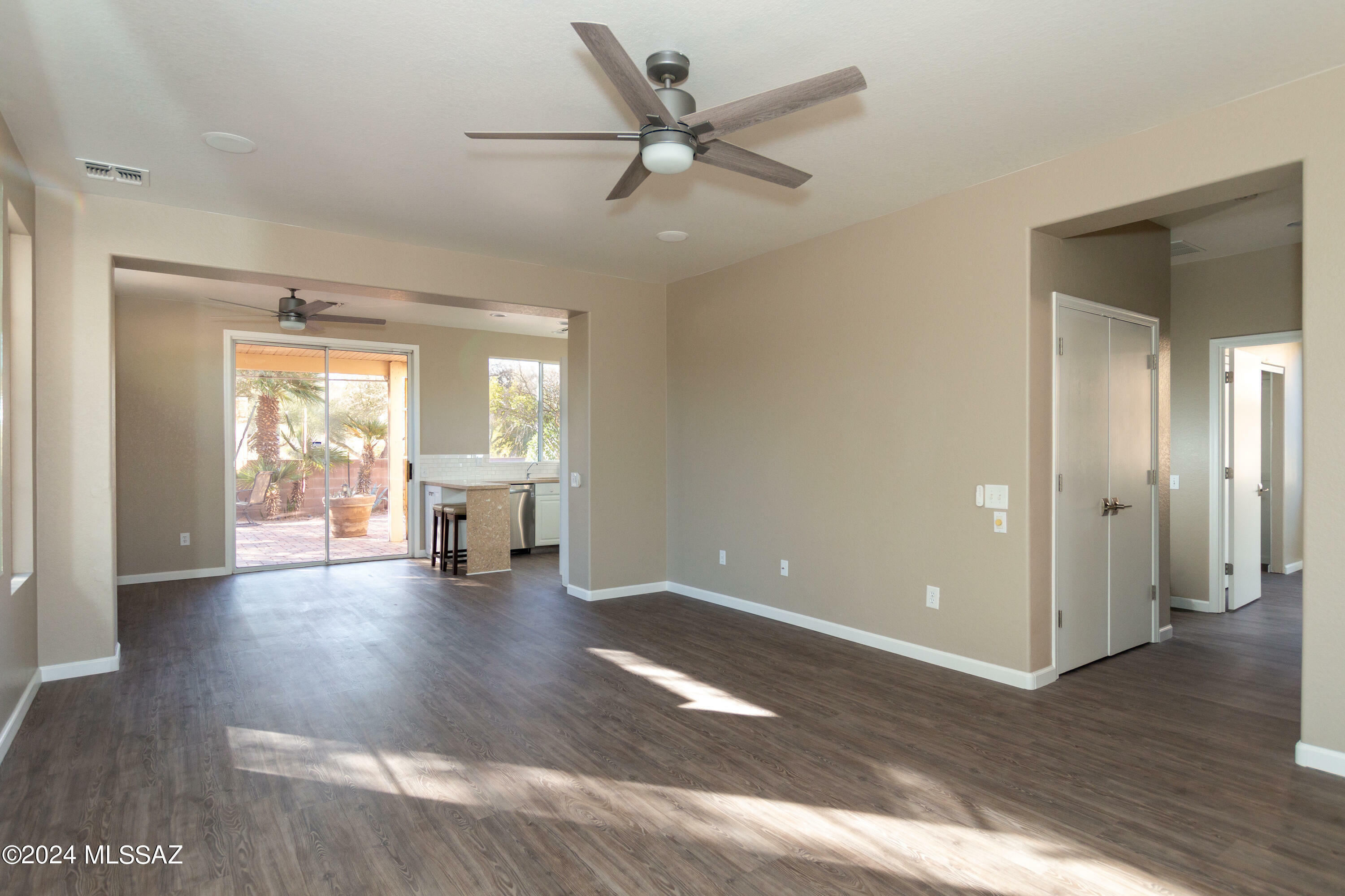 Property Photo:  9463 N Silverhaven Drive  AZ 85743 