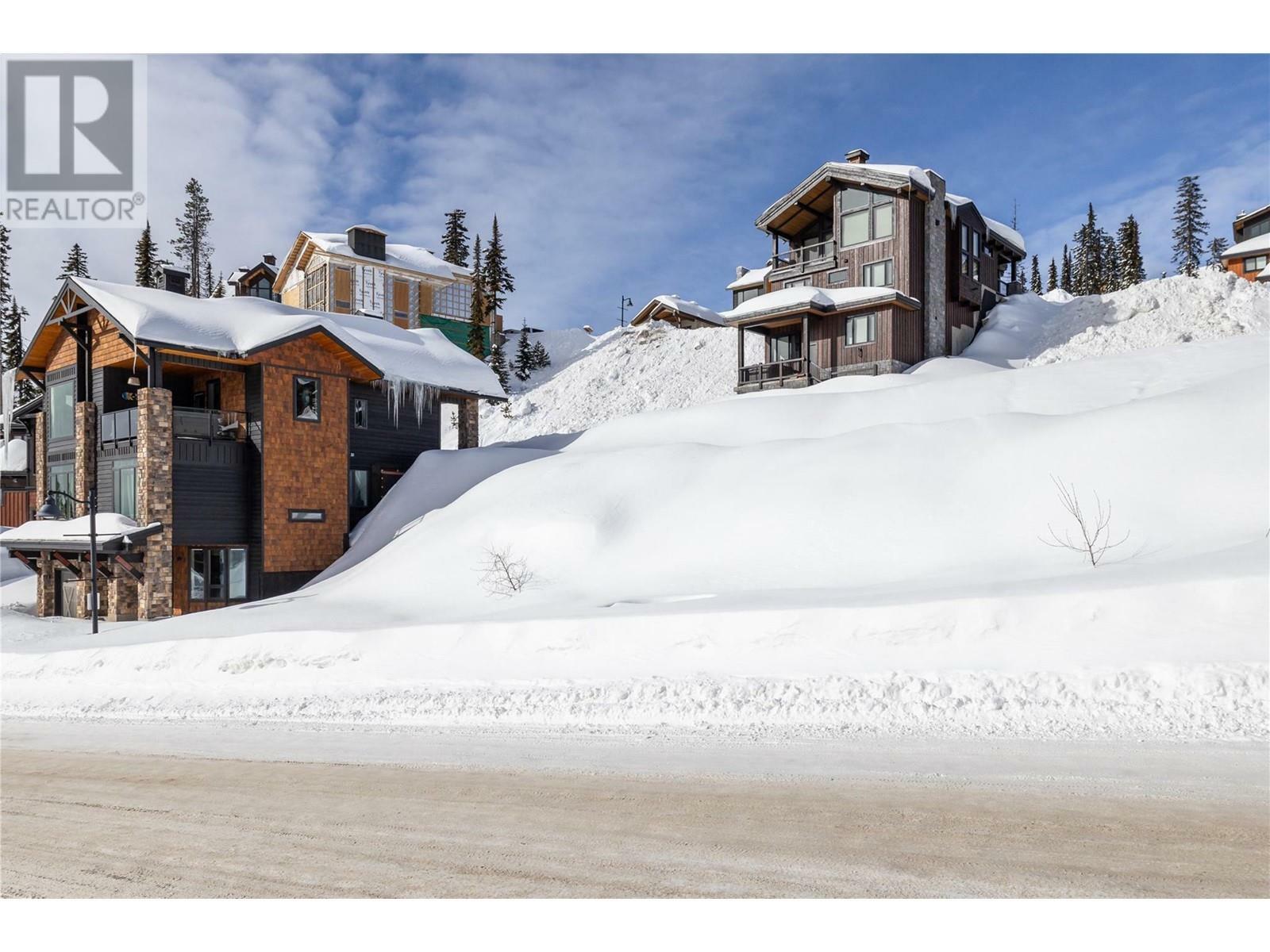 Photo de la propriété:  325 Feathertop Way  BC V1P 1P3 