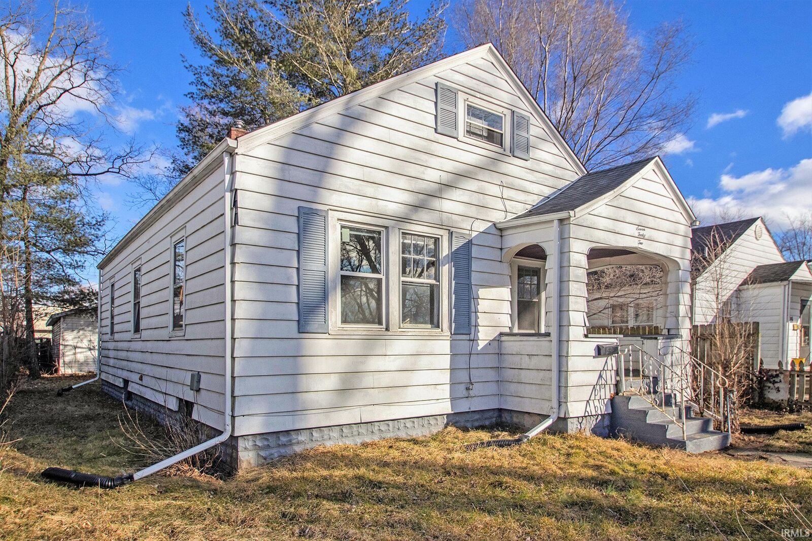 Property Photo:  742 S 26th Street  IN 46615-2206 