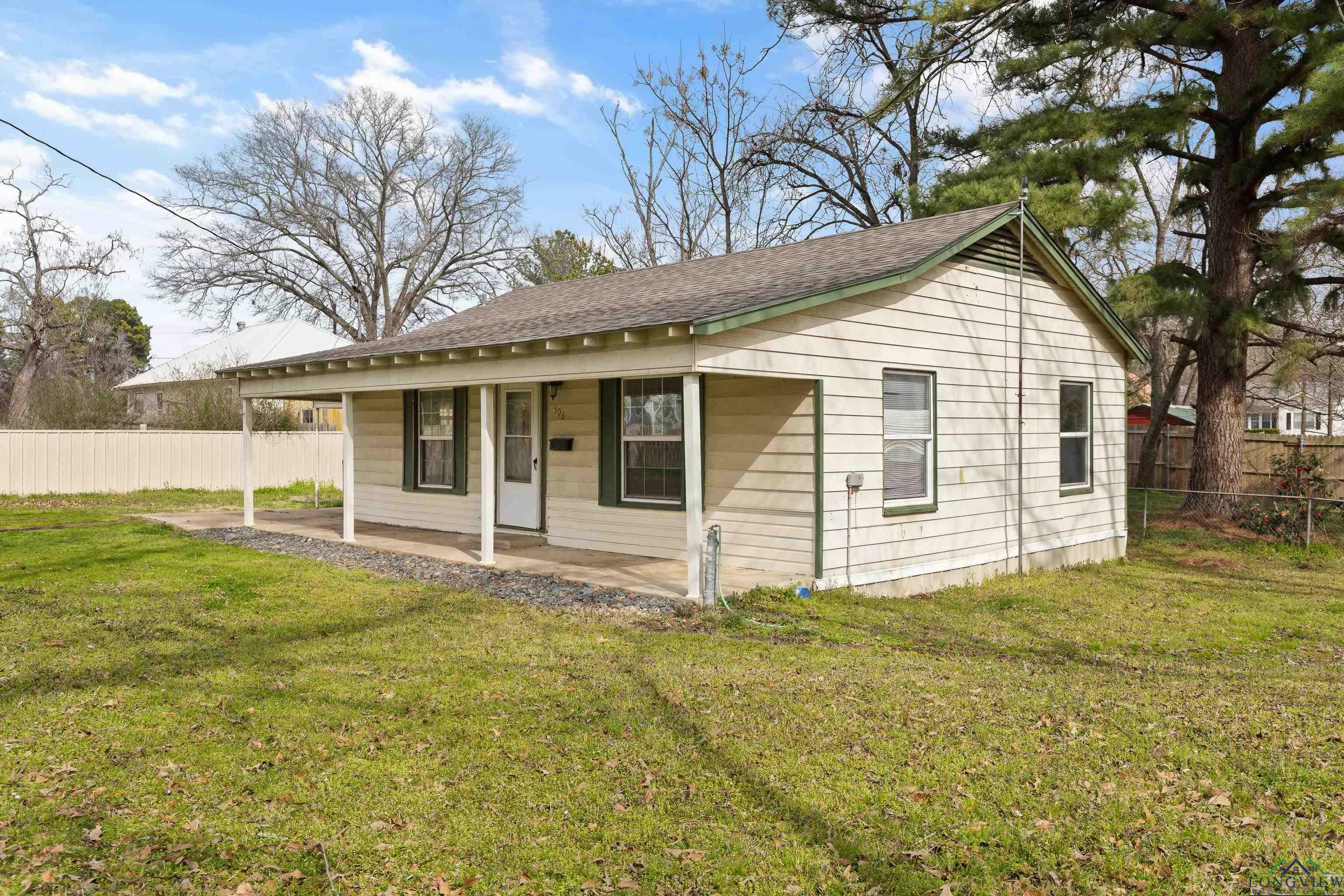 Property Photo:  306 N Friou Street  TX 75657 