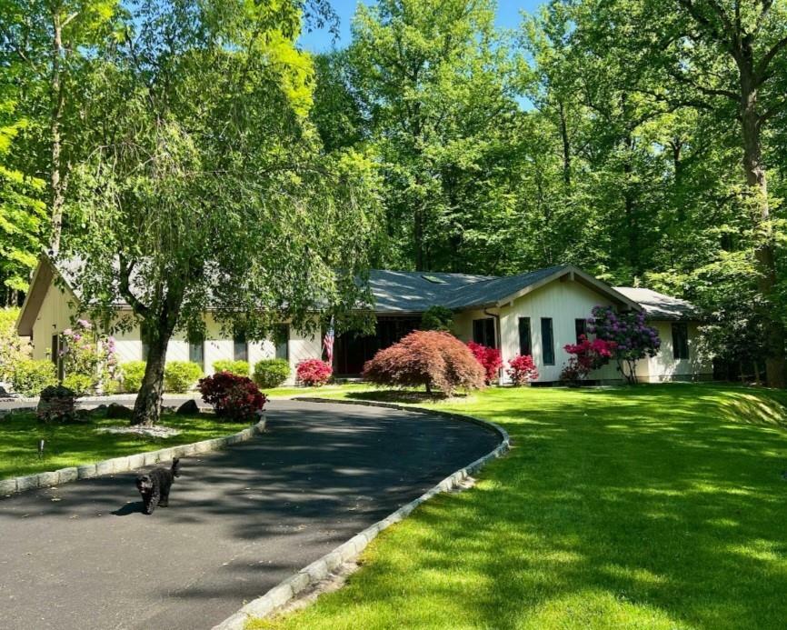 Property Photo:  31 Sassi Drive  NY 10520 