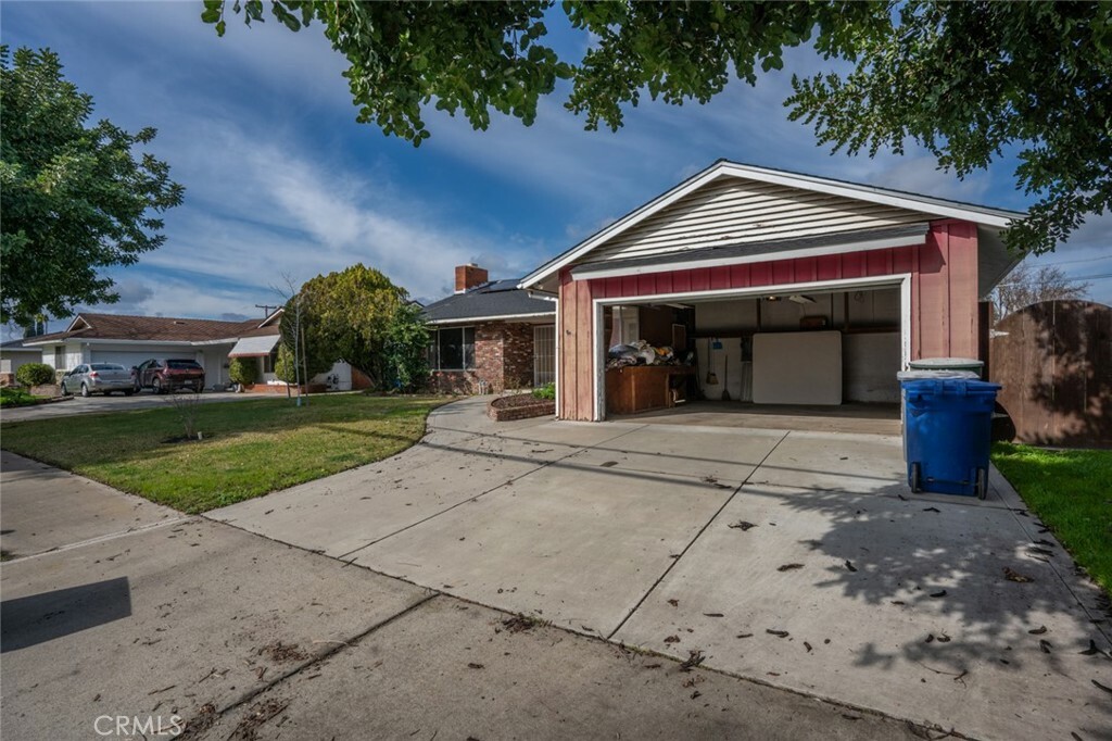 Property Photo:  1099 E Olive Avenue  CA 95340 