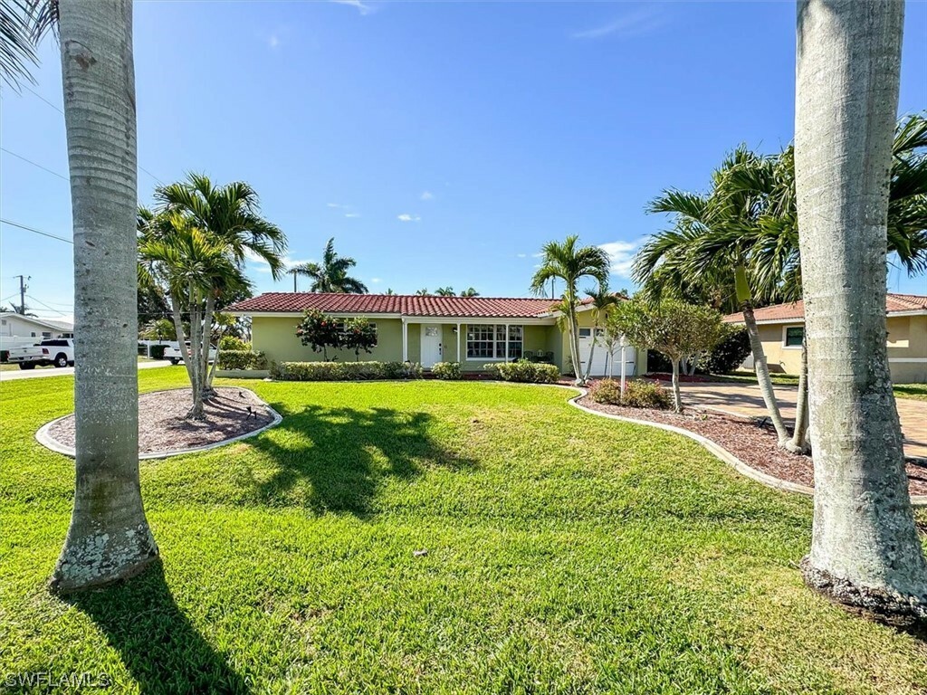 Property Photo:  444 Coral Drive  FL 33904 