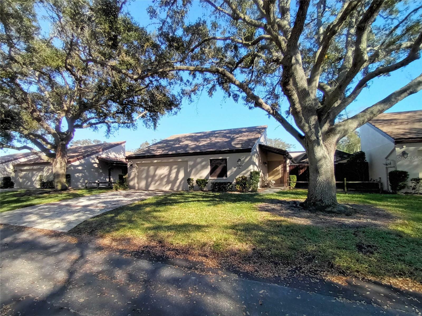 Property Photo:  3722 Glen Oaks Manor Drive  FL 34232 