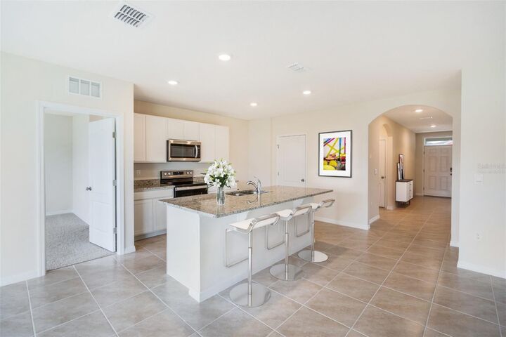Property Photo:  1102 Brimstone Circle  FL 33884 