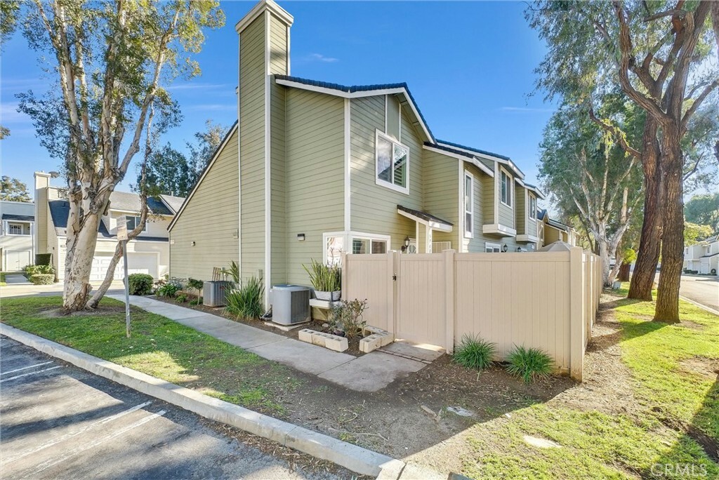 Property Photo: 5940 Waterbury Court 138 CA 92887