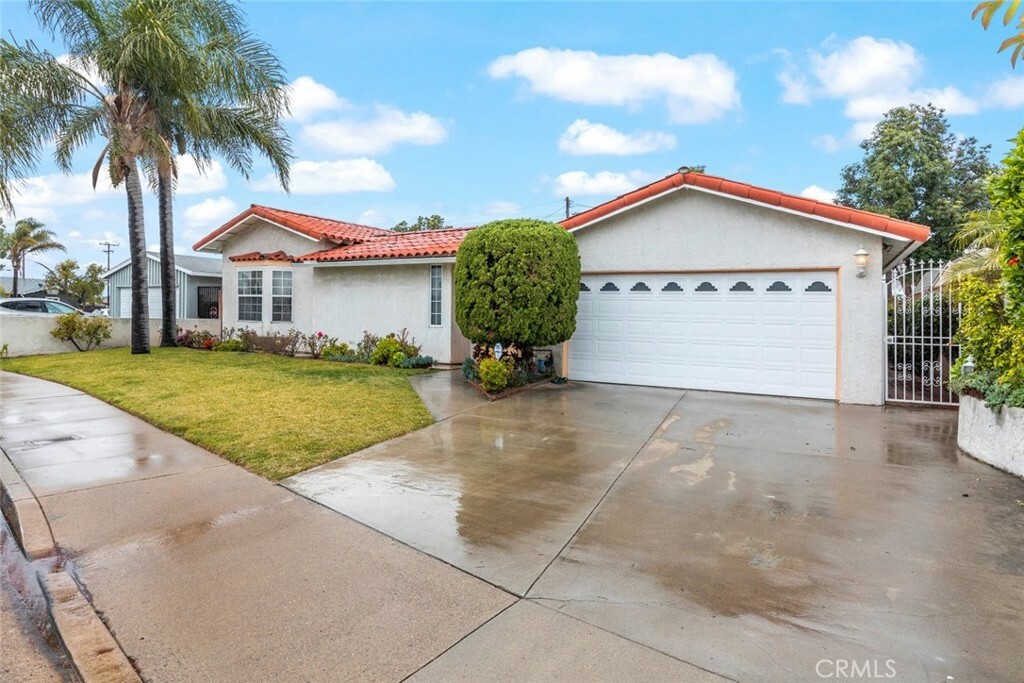 Property Photo: 12516 Sungrove Circle CA 92840