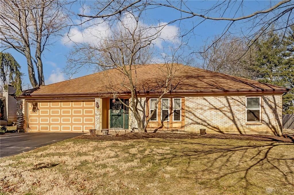 Property Photo: 895 Kentshire Drive OH 45459