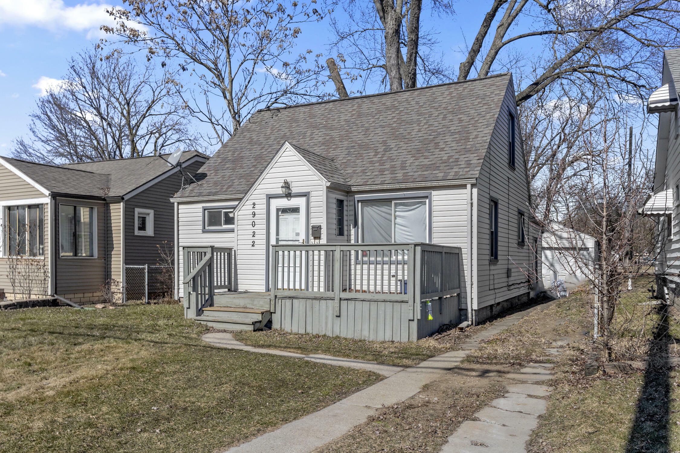 Property Photo:  29022 John Hauk Street  MI 48135 