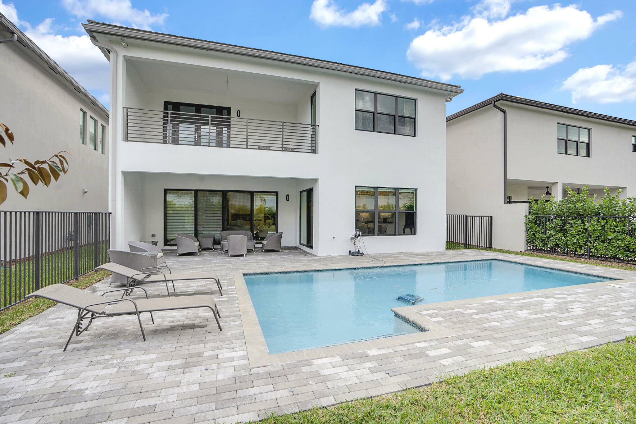 Property Photo:  8143 Laurel Falls Drive  FL 33496 