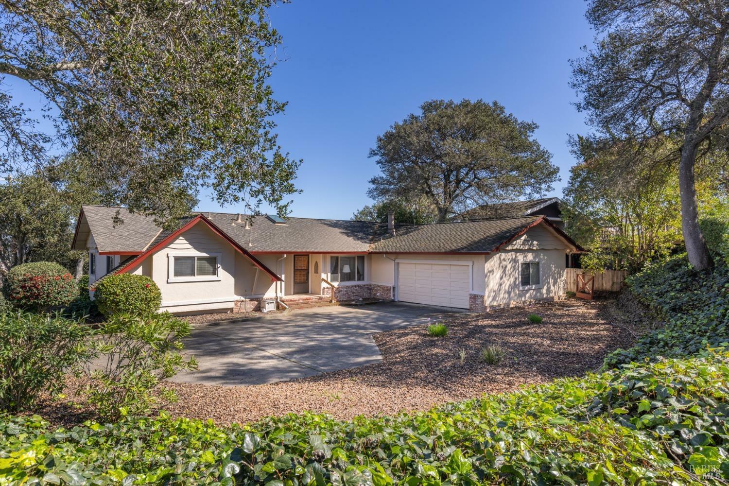 Property Photo:  32 La Cresta Drive  CA 94952 