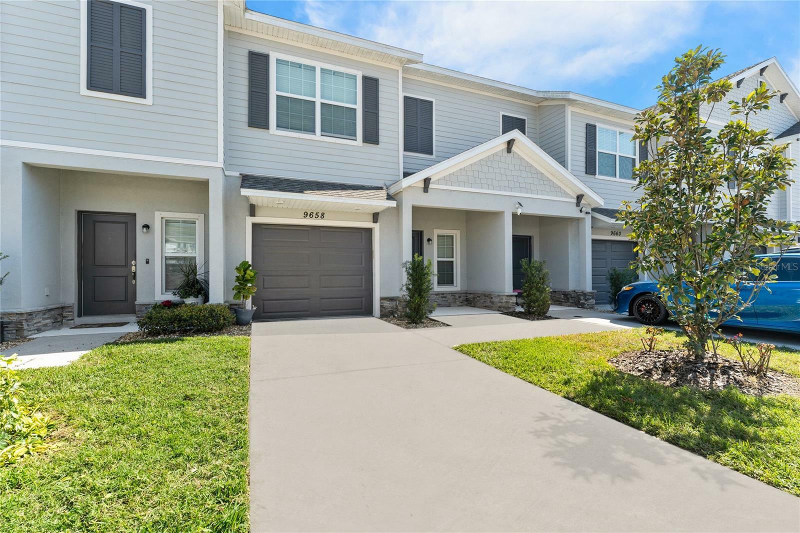 Property Photo: 9658 Sweetwell Place FL 33569
